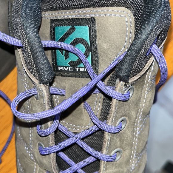 FIVE TEN 5.10 GUIDE SHOES - Picture 6 of 7